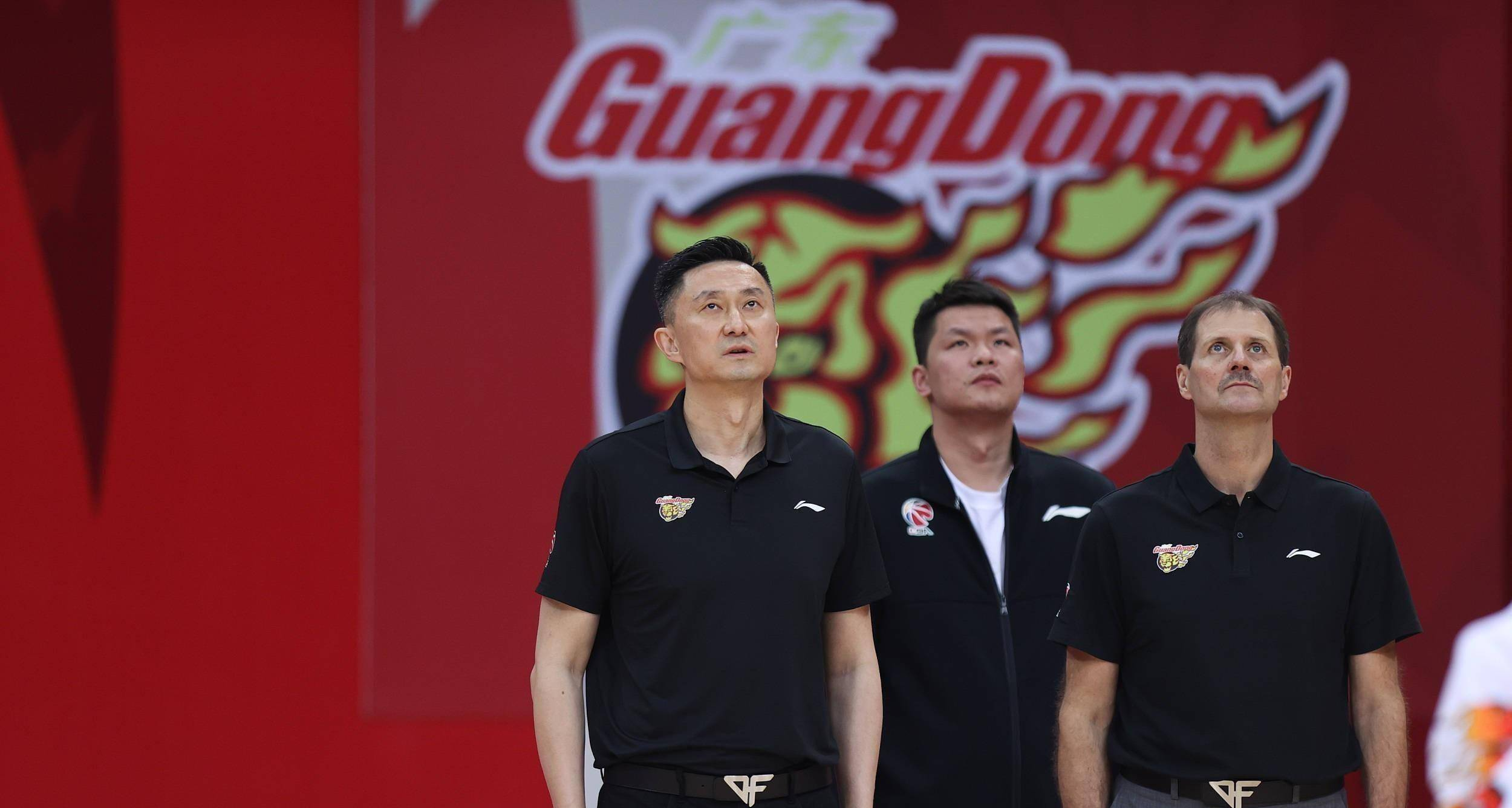 包含赛前社区盾传出新动向，广厦男篮再遭质疑，管理层表态：更衣室稳定，球队文化再被提及的词条