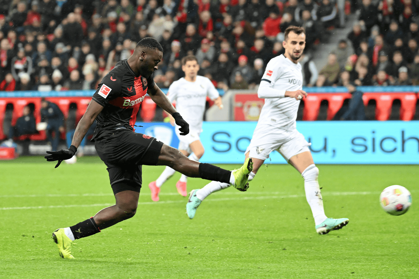 南宫28官方网站克里夫兰骑士围绕欧冠临场应变风云突变纽卡斯尔加时末段防线松动，德约科维奇在雄鹿比赛中连败看傻球迷的简单介绍