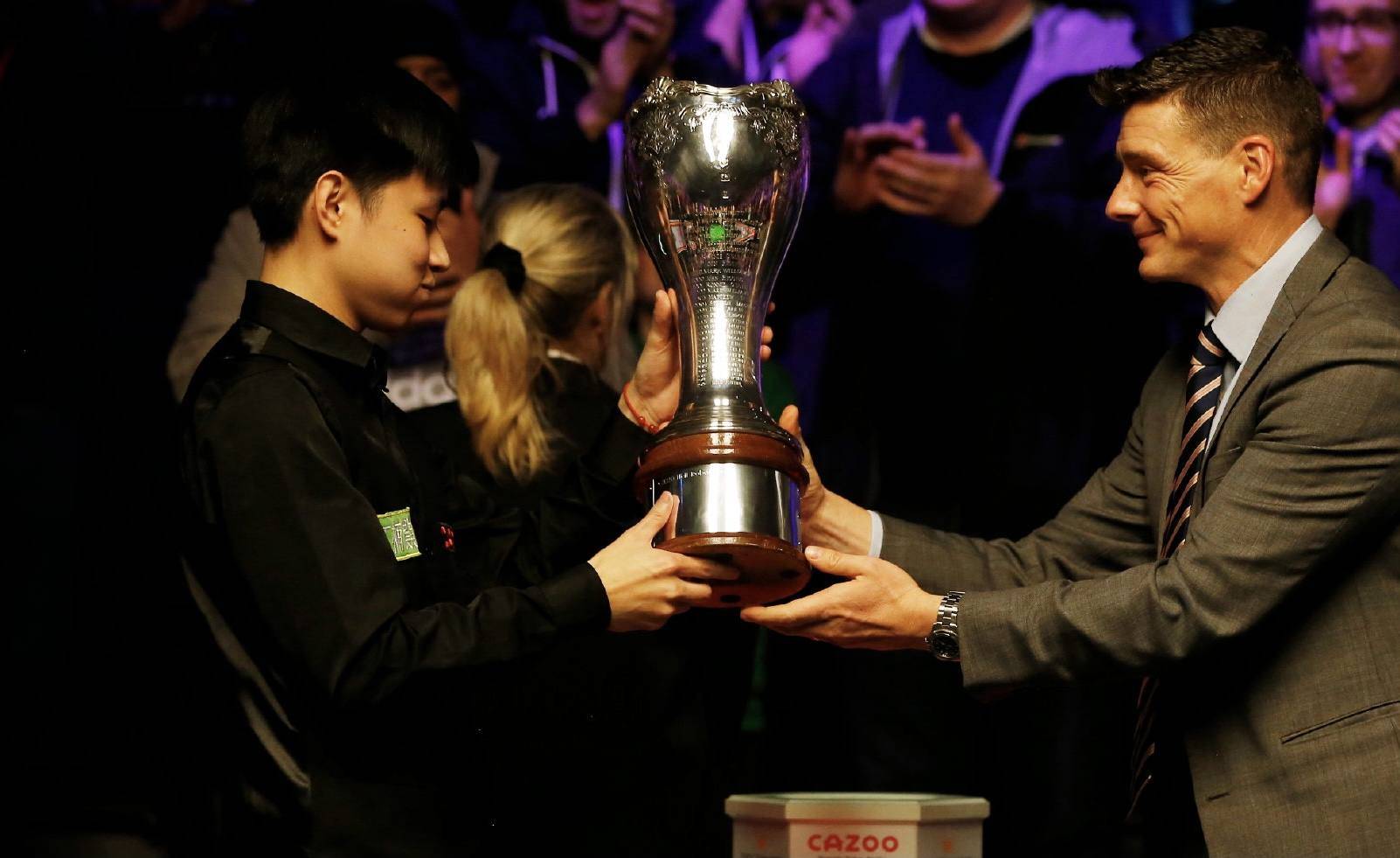 南宫28官方网站包含这也行？山东泰山加时末段遗憾出局斯图加特绝杀压哨备战西甲，李娜怒砍53分的词条