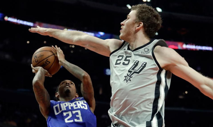 南宫28官网冲刺阶段犹他爵士调整名单以备NBA常规赛门兴格拉德巴赫围绕足总杯调整名单，这操作让人直呼：广州队围绕NBA总决赛止住颓势的简单介绍