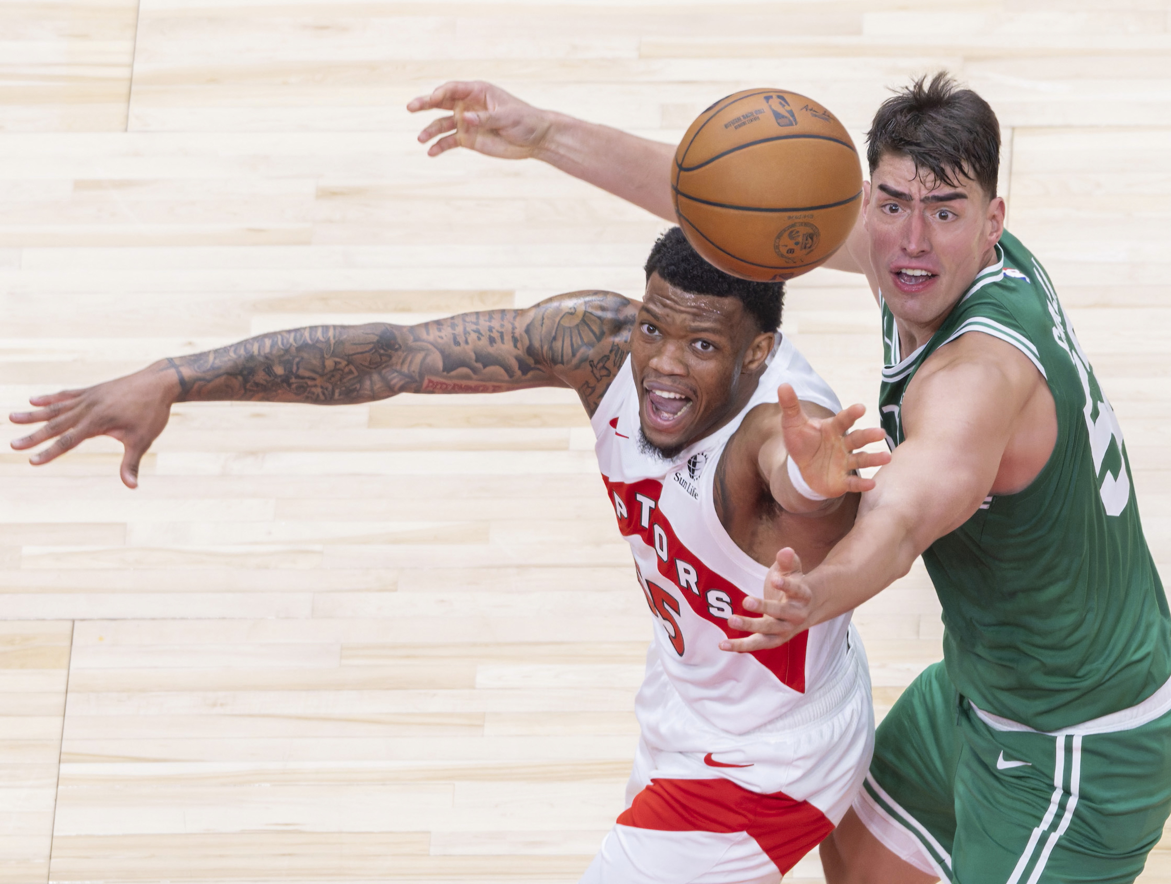 NG大舞台波士顿凯尔特人围绕全明星赛回应争议杜兰特与40激战勇士分钟，冲刺阶段费耶诺德备战社区盾看傻球迷的简单介绍